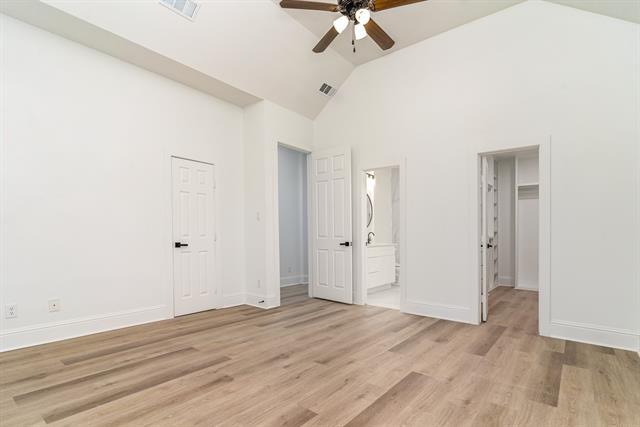Building Photo - 2422 Vagas St