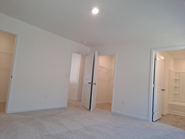 Building Photo - 144 Ibis Loop