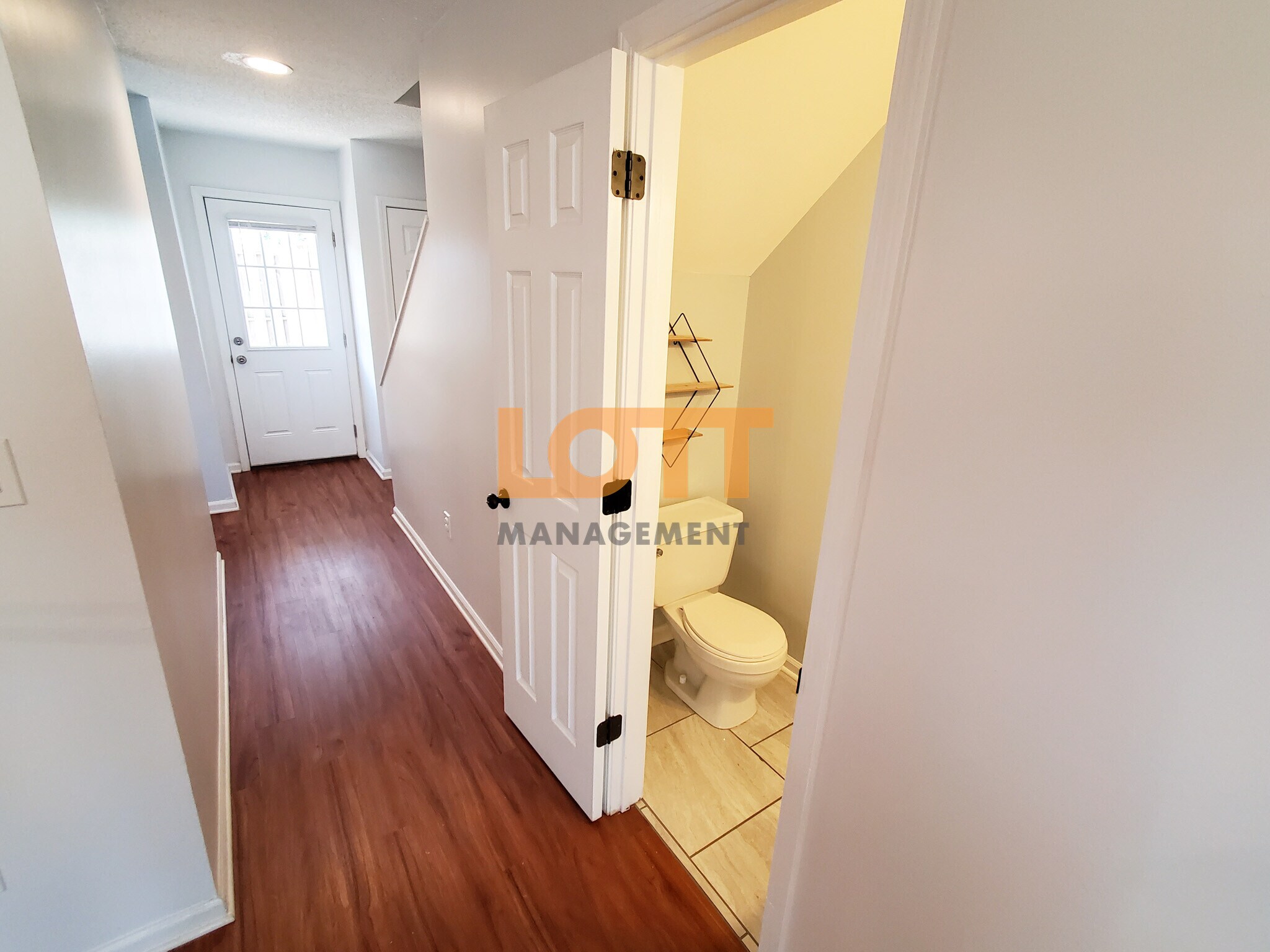 Building Photo - 32 Huntsfield Dr