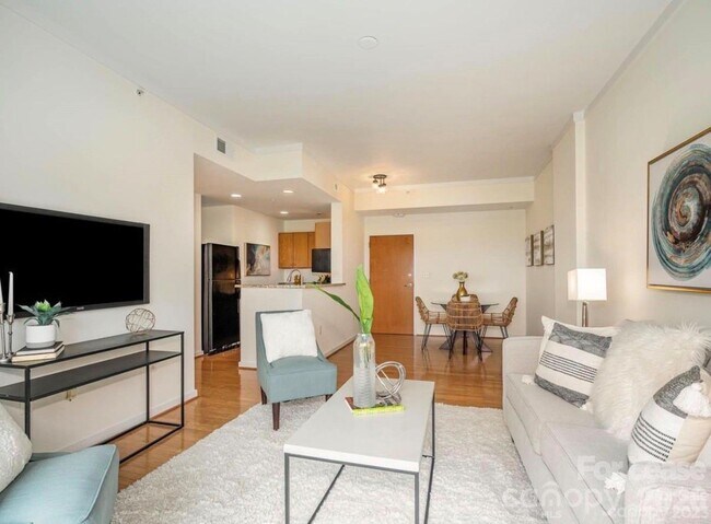 Building Photo - 715 N Church St