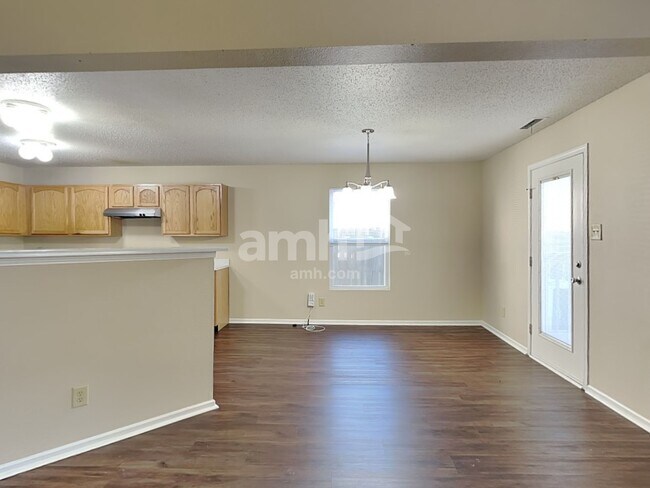 Building Photo - 1212 N Aberdeen Dr