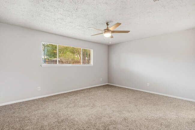 Building Photo - 1310 Mossridge Dr