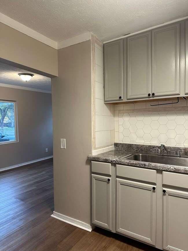 Building Photo - 1 Bedroom 1 Bathroom Home For Rent!