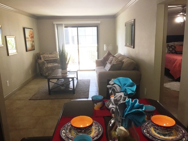 Building Photo - Spanish Willows