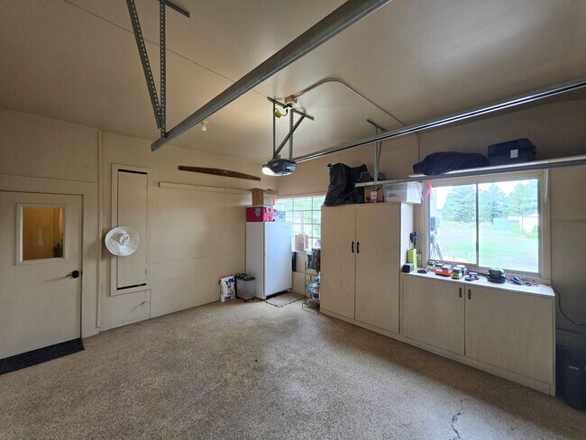 Building Photo - 5675 E Burris Ln