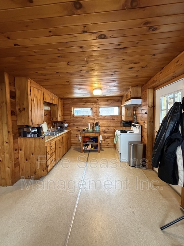 Building Photo - 68-70 North Union Street - #3 Rear