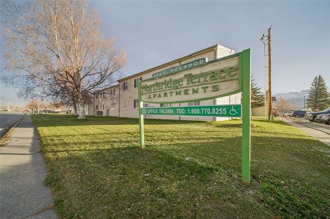 Building Photo - 424 E Dogwood Ave