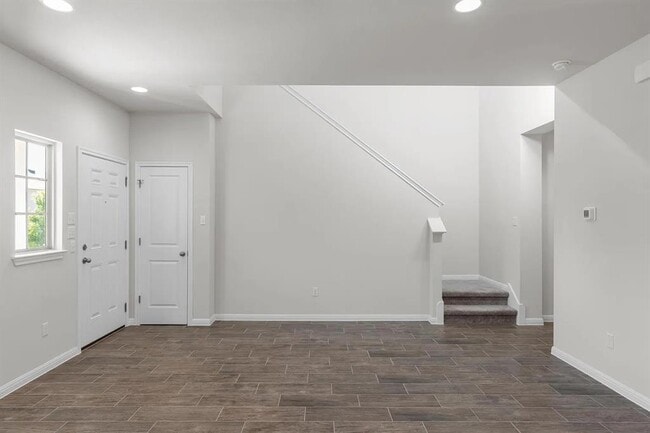 Building Photo - 1725 Lakota Ln