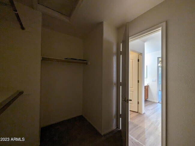 Building Photo - 5794 W Golden Ln