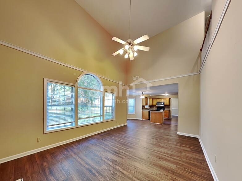 Building Photo - 1165 Pennefeather Ln