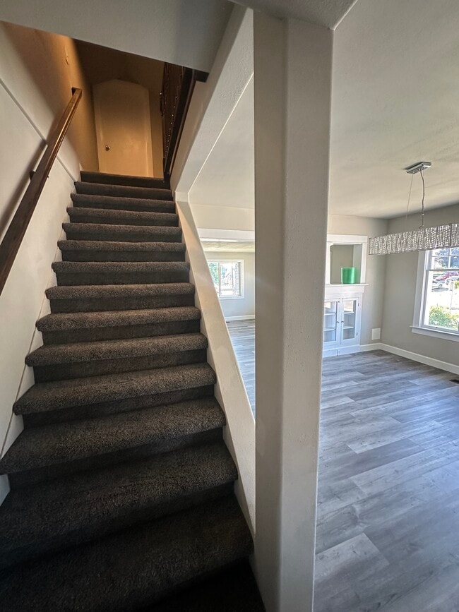 Building Photo - 2 N Delaware Ave