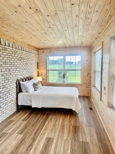 Building Photo - 1059 S Cross Bridges Rd