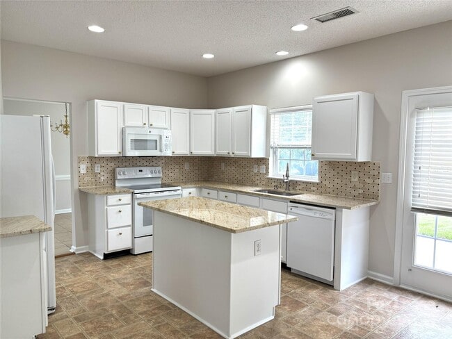 Building Photo - 8620 Grey Squirrel Ct