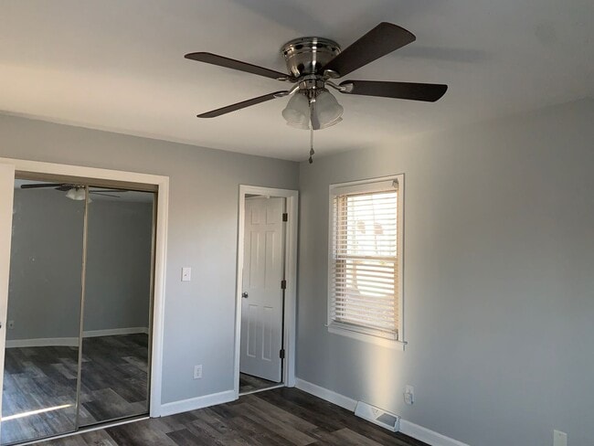 Building Photo - Split Foyer in Campbell County off 460