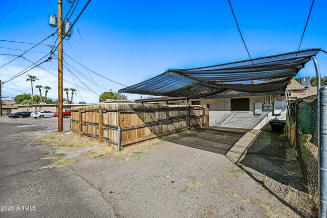 Building Photo - 356 N Chippewa Pl