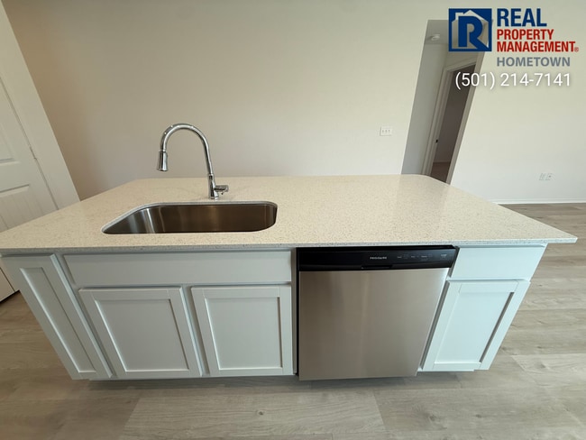 Building Photo - 10 Sourdough Crk Ln