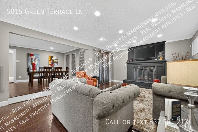 Building Photo - 5815 Green Terrace Ln