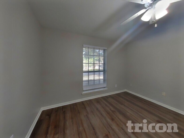 Building Photo - 5523 Foresthaven Dr