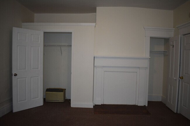 Building Photo - 726 Ch
