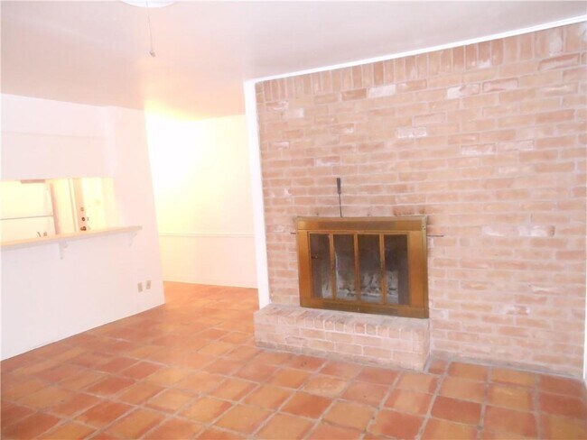 Building Photo - 2308 Barton Skyway