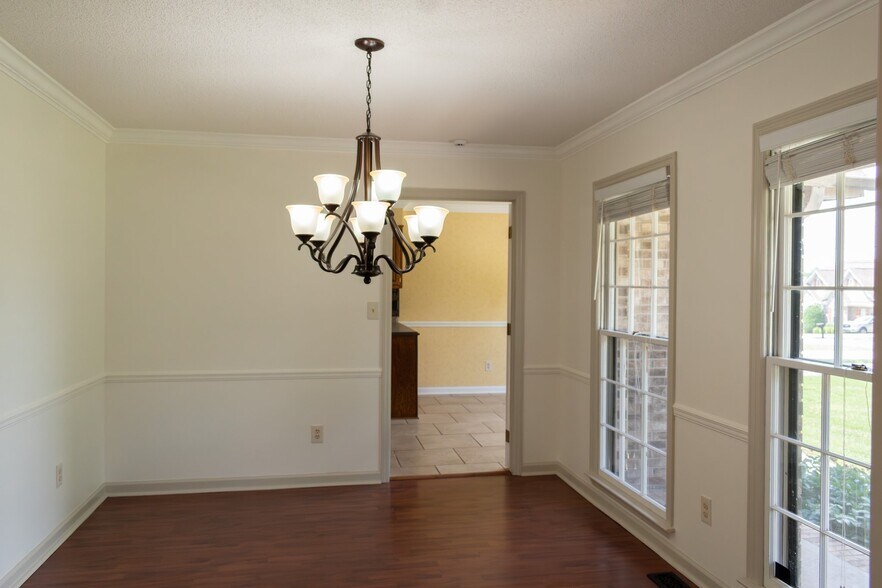 Building Photo - 140 Thomas Dr