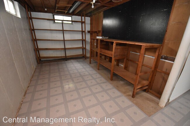 Building Photo - 3 br, 1 bath House - 4039 Manor Drive