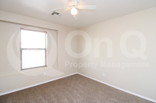 Building Photo - 9607 N 81st Dr