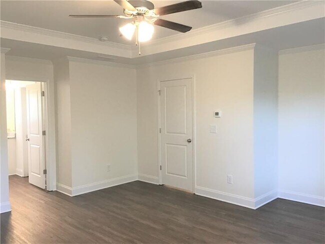 Building Photo - 174 Lindridge Dr NE