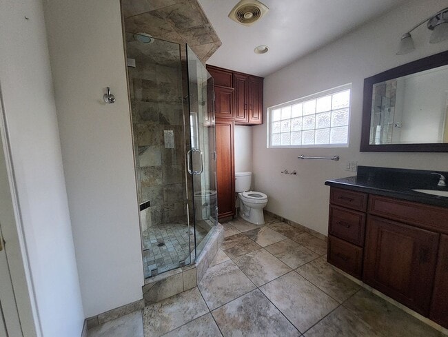 Building Photo - 3416 Waldport Ln