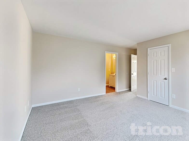 Building Photo - 6228 Glenshire Ln