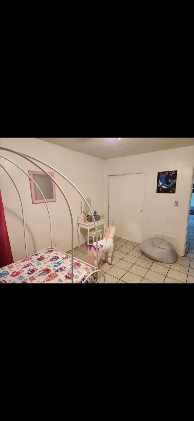 Building Photo - 5213 32nd Terrace N
