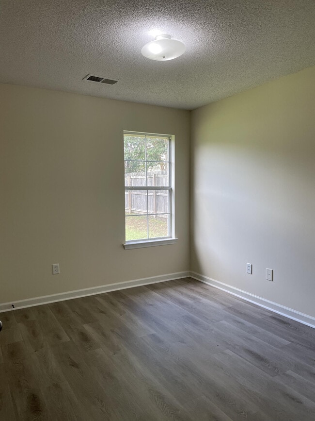 Building Photo - 1117 E Cortona Cir