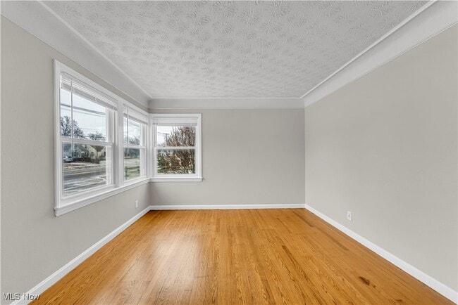 Building Photo - 498 E 250th St