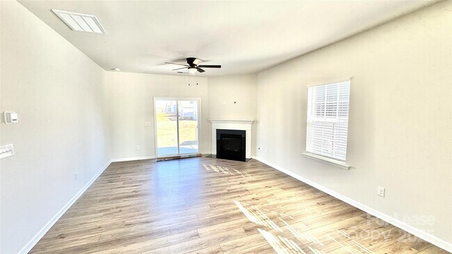 Building Photo - 1627 Swallow Tail Dr