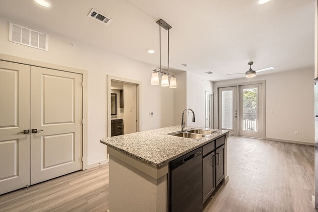 Building Photo - Heritage Estates at Edmonds