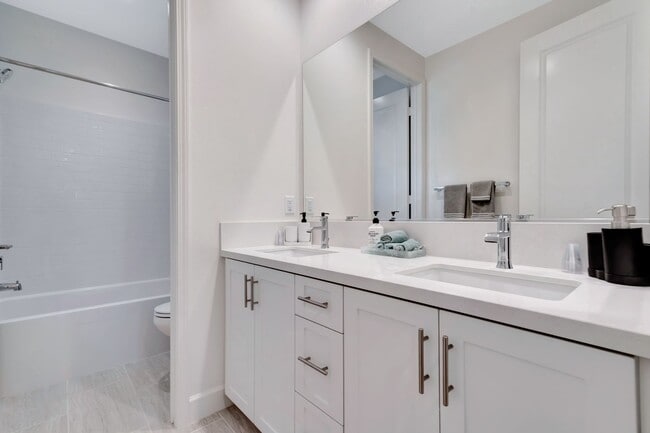 Building Photo - Amazing New Construction House!