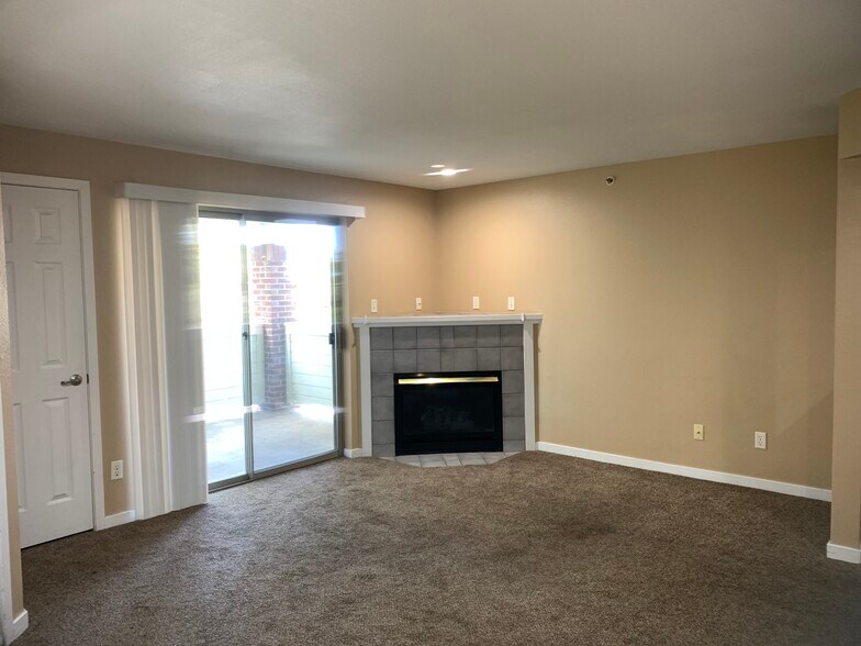 Building Photo - 33 S Boulder Cir