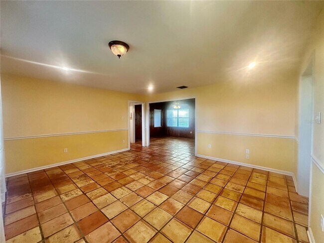 Building Photo - 1105 N Lake Otis Dr SE