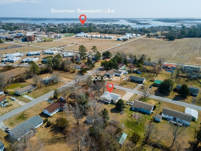 Building Photo - 306 Glancy St