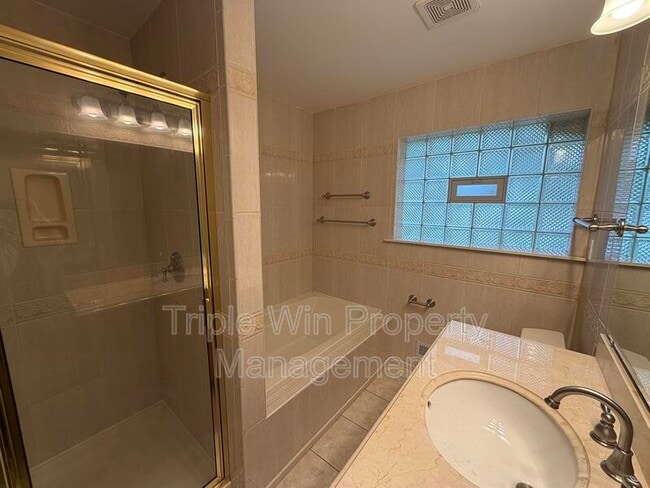 Building Photo - 1045 N Florissant Rd