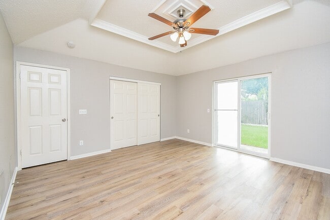 Building Photo - 10319 Tablerock Dr