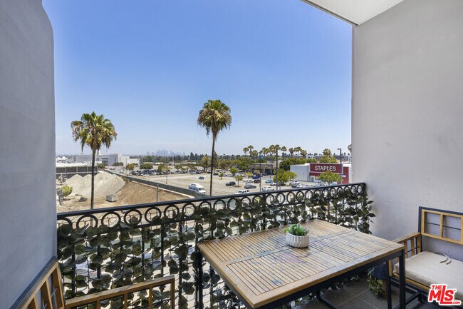 Building Photo - 3750 Santa Rosalia Dr