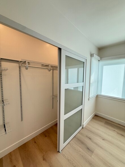 Building Photo - 3702 Somerset Dr