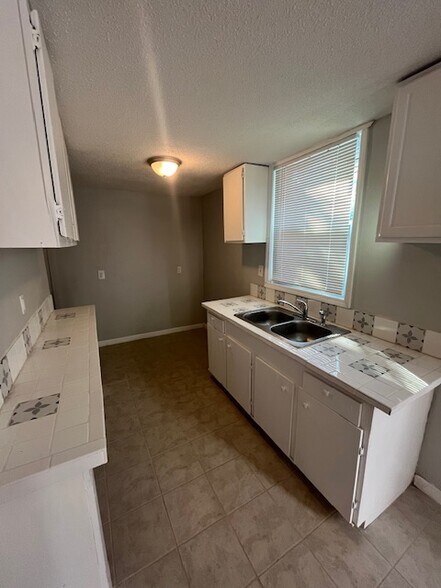 Building Photo - 3811 San Juan Ave