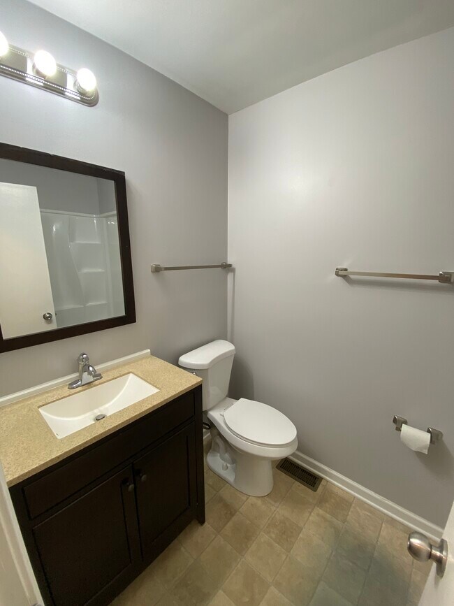 Master Bath - 714 Old Grove Rd