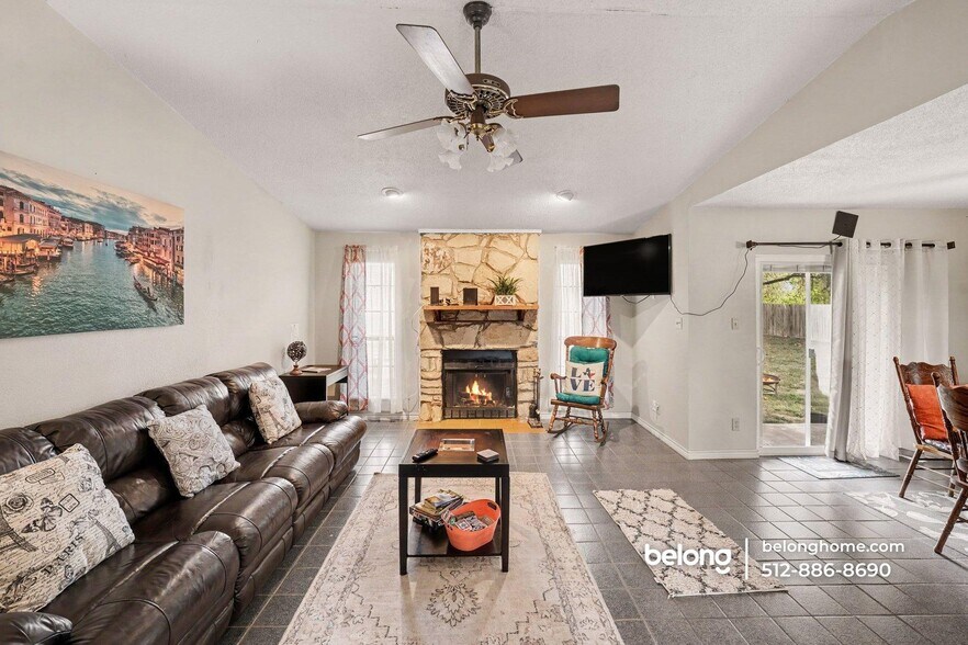 Building Photo - 426 Spring River Dr