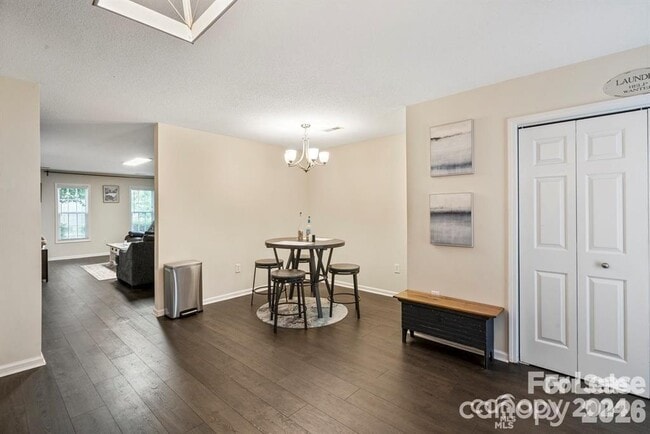 Building Photo - 128 Locomotive Ln