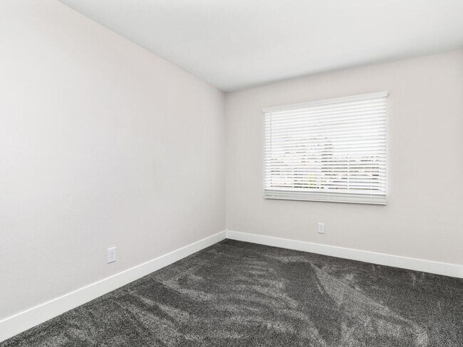 Building Photo - Rancho Del Oro Home