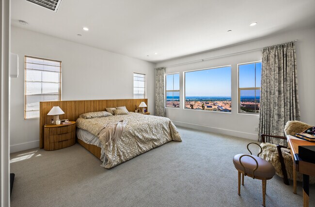 Building Photo - 135 Oakstone