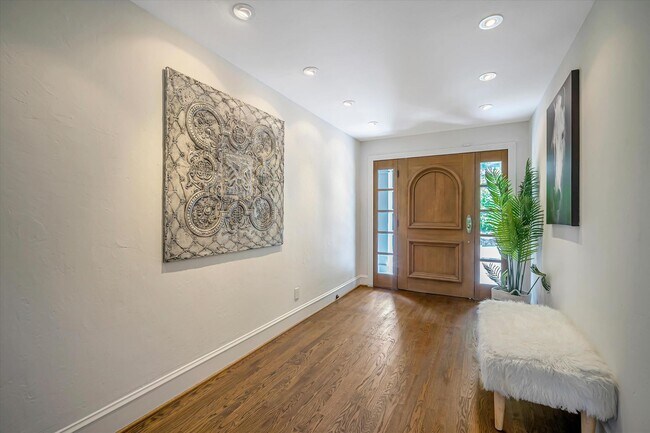 Building Photo - Welcome to Your Luxurious Napa Valley Retr...